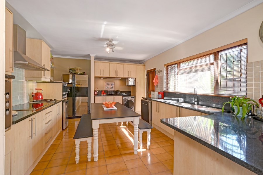6 Bedroom Property for Sale in Welgelegen Western Cape